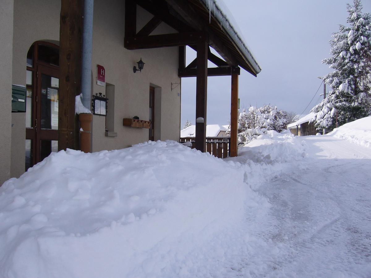 Hotel Auberge Du Grand Git La Chaux Neuve Exterior foto
